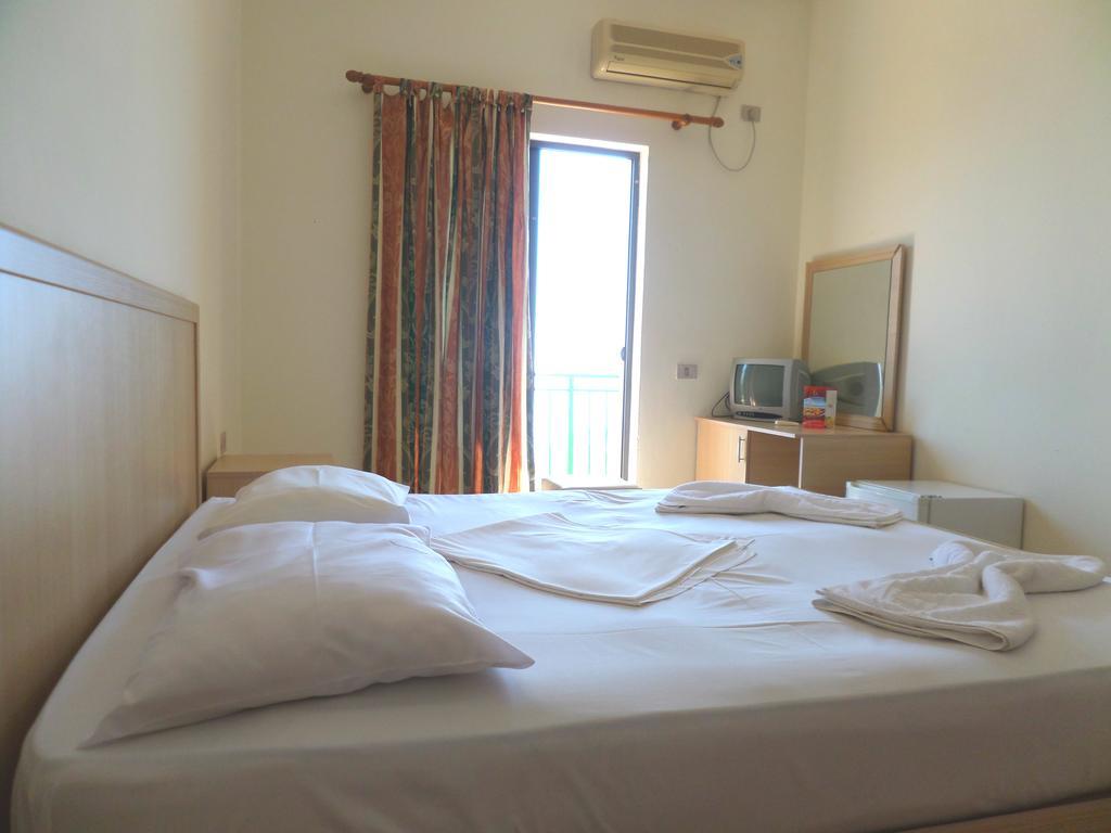 Hotel Belle Vue Dhërmi 部屋 写真