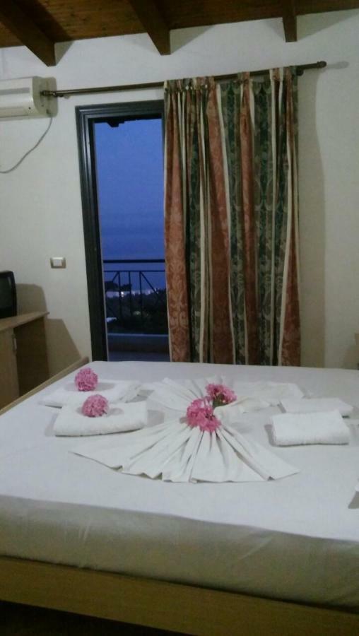 Hotel Belle Vue Dhërmi エクステリア 写真